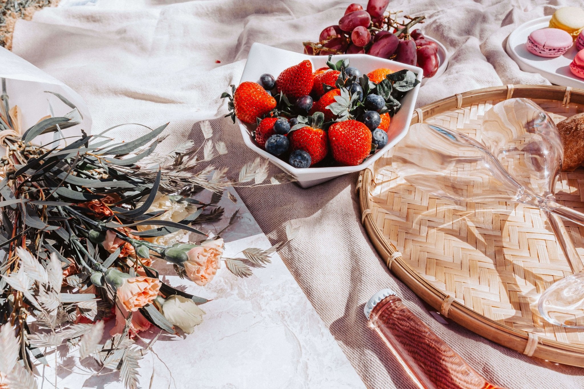 Picnic adventures during the summer. | LuKLabel